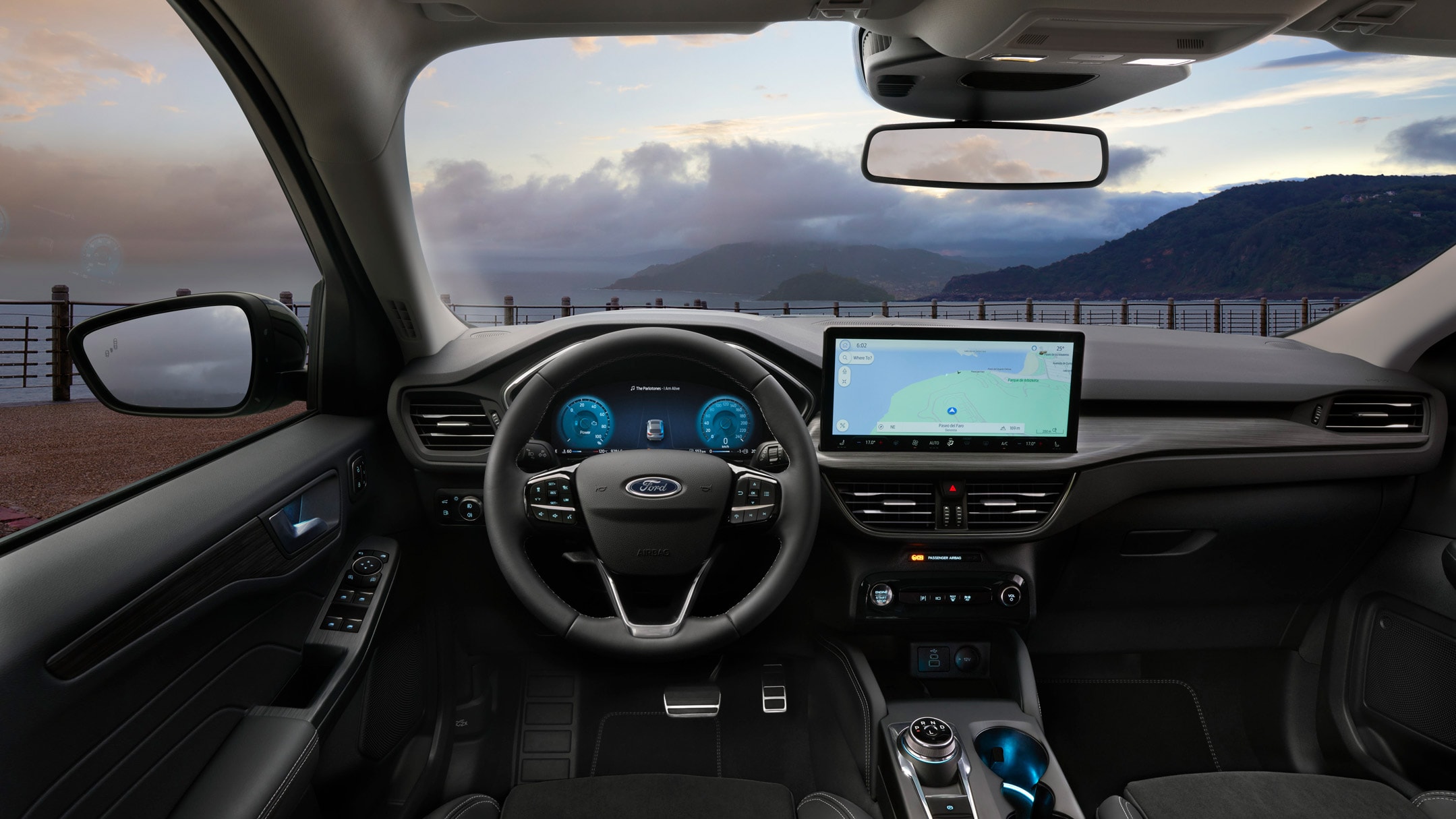 Habitacle du Ford Kuga avec vue sur SYNC 3 et le volant