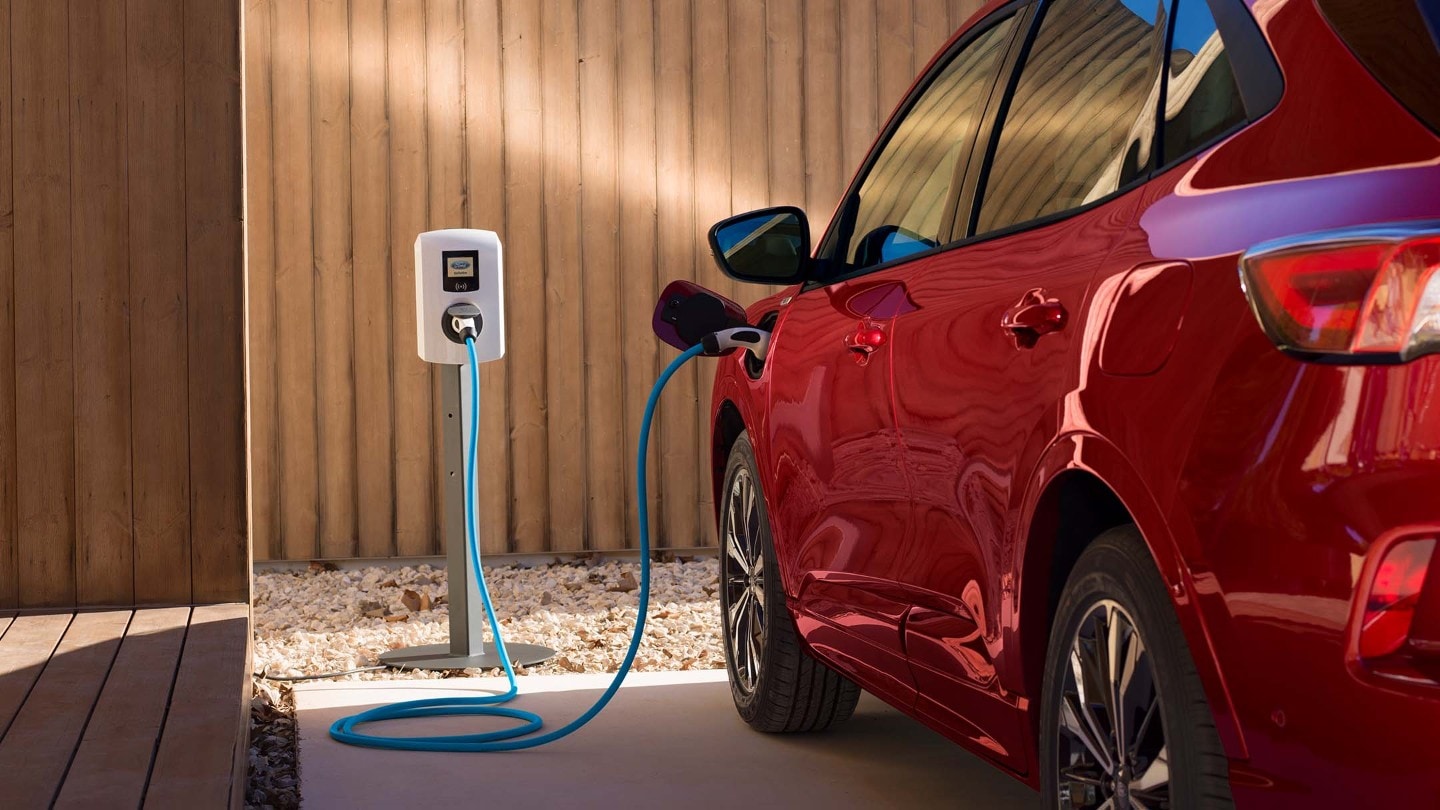 Comment recharger sa voiture hybride rechargeable (PHEV) ?